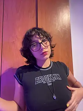 Snapshot of aurora_xoxo chatting on 03-18-25, 04:37 aurora xoxo online show from 03-18-25, 04:37