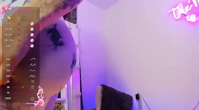 Snapshot of dana_montana_ chatting on 02-13-25, 06:20 dana montana online show from 02-13-25, 06:20