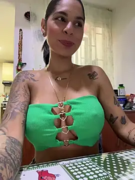 Snapshot of charlotte_stevenss_ chatting on 03-05-25, 02:12 charlotte stevenss online show from 03-05-25, 02:12