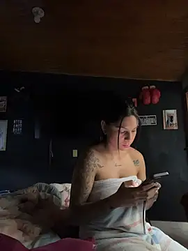 Snapshot of charlotte_stevenss_ chatting on 10-15-25, 02:39 charlotte stevenss online show from 10-15-25, 02:39