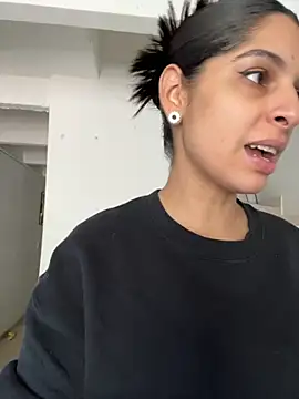 Snapshot of charlotte_stevenss_ chatting on 10-29-25, 03:25 charlotte stevenss online show from 10-29-25, 03:25