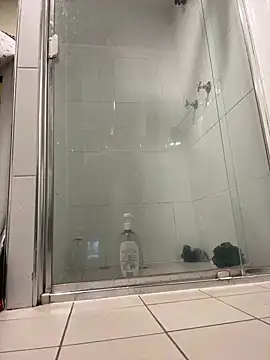 Snapshot of OSIRlS chatting on 10-03-25, 01:19 OSIRlS online show from 10-03-25, 01:19