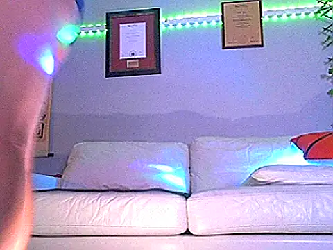 OSIRlS online show from 12-18-25, 01:50