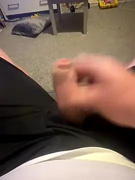 Snapshot of Averagematt1991 chatting on 10-14-25, 07:14 Averagematt1991 online show from 10-14-25, 07:14