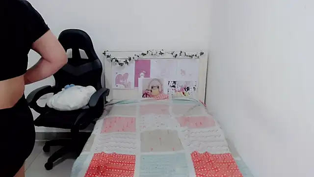 Snapshot of Youlittlepervertt_ chatting on 01-14-25, 05:19 Youlittlepervertt online show from 01-14-25, 05:19