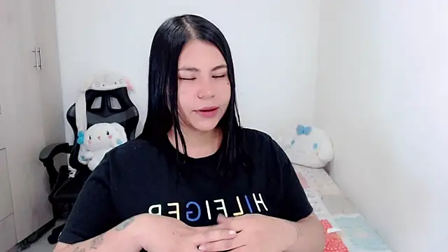 Snapshot of Youlittlepervertt_ chatting on 11-08-25, 04:34 Youlittlepervertt online show from 11-08-25, 04:34