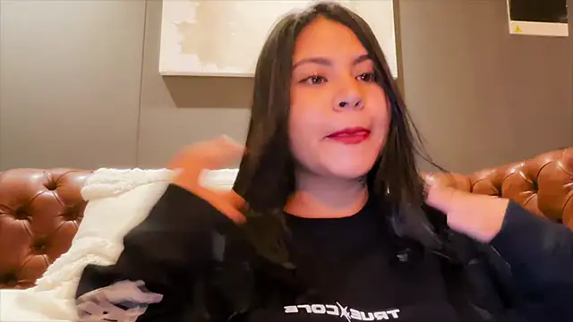 Snapshot of Youlittlepervertt_ chatting on 02-23-26, 02:31 Youlittlepervertt online show from 02-23-26, 02:31