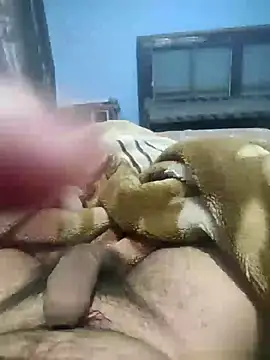 Snapshot of Deshilund9 chatting on 12-11-24, 06:42 Deshilund9 online show from 12-11-24, 06:42