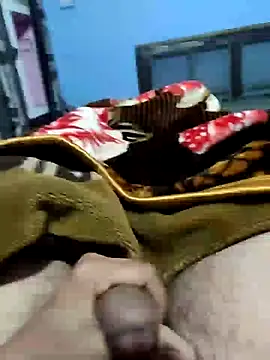 Snapshot of Deshilund9 chatting on 01-07-25, 02:19 Deshilund9 online show from 01-07-25, 02:19