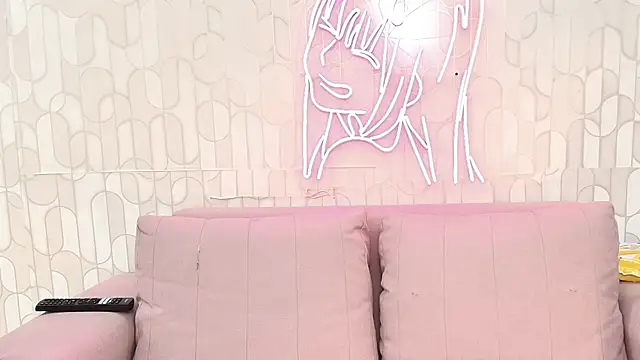 lara murphy online show from 10-08-25, 03:04