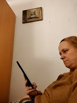 Snapshot of She-devilx chatting on 02-05-25, 09:18 She-devilx online show from 02-05-25, 09:18