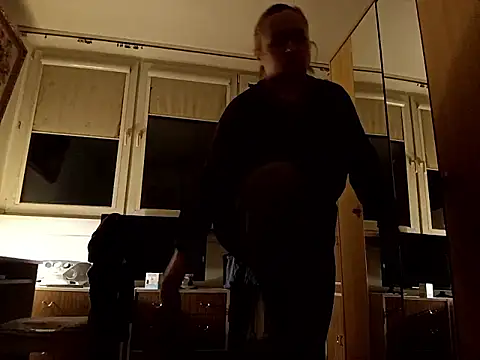 Snapshot of She-devilx chatting on 02-19-25, 09:14 She-devilx online show from 02-19-25, 09:14