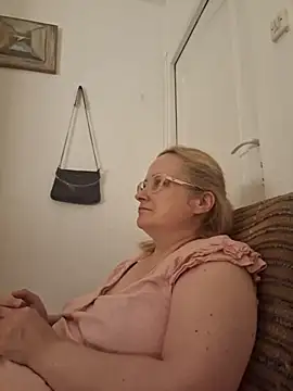 Snapshot of She-devilx chatting on 09-08-25, 08:30 She-devilx online show from 09-08-25, 08:30