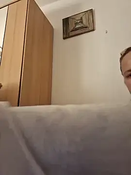 Snapshot of She-devilx chatting on 09-22-25, 09:17 She-devilx online show from 09-22-25, 09:17