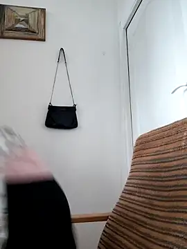 Snapshot of She-devilx chatting on 10-04-25, 01:42 She-devilx online show from 10-04-25, 01:42