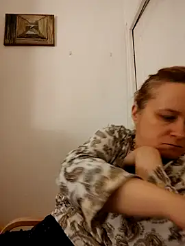 Snapshot of She-devilx chatting on 10-20-25, 06:19 She-devilx online show from 10-20-25, 06:19