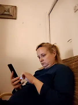 Snapshot of She-devilx chatting on 10-22-25, 10:31 She-devilx online show from 10-22-25, 10:31