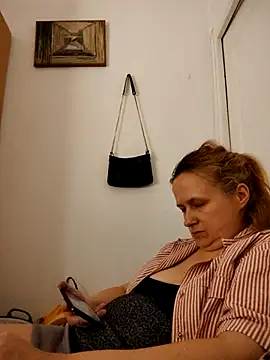 Snapshot of She-devilx chatting on 11-04-25, 11:37 She-devilx online show from 11-04-25, 11:37