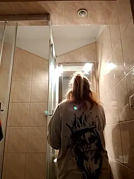 Snapshot of She-devilx chatting on 01-08-26, 11:51 She-devilx online show from 01-08-26, 11:51