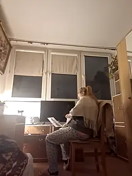 Snapshot of She-devilx chatting on 01-11-26, 10:15 She-devilx online show from 01-11-26, 10:15