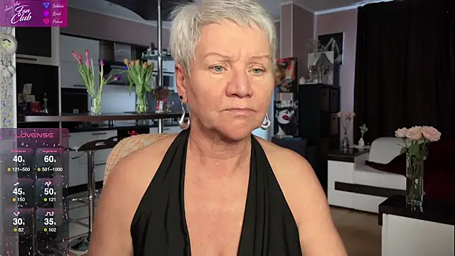 Snapshot of roxana_brooks chatting on 03-10-25, 12:15 roxana brooks online show from 03-10-25, 12:15