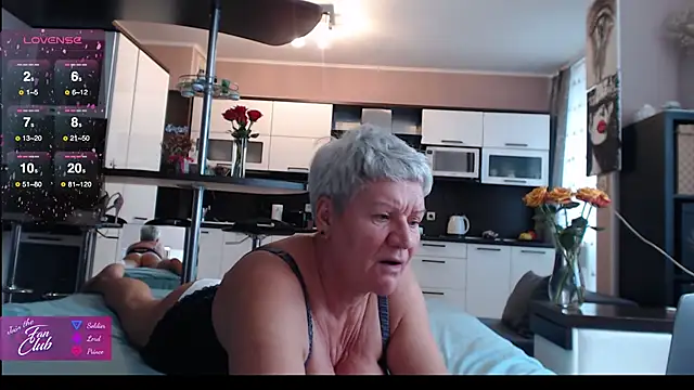 roxana brooks online show from 10-31-25, 08:37