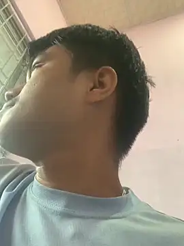 Hullax online show from 10-30-25, 02:46