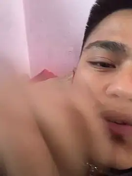 Snapshot of Hullax chatting on 02-13-26, 02:29 Hullax online show from 02-13-26, 02:29