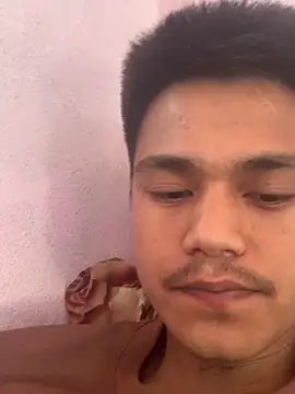 Snapshot of Hullax chatting on 02-26-26, 03:38 Hullax online show from 02-26-26, 03:38