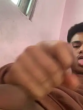 Snapshot of Hullax chatting on 02-27-26, 03:50 Hullax online show from 02-27-26, 03:50