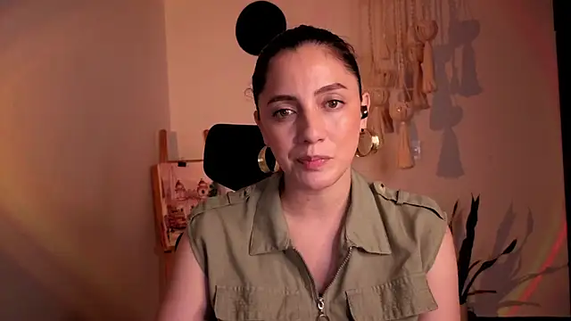 Mala Bad online show from 12-18-25, 04:02