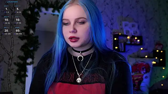 Snapshot of Moon_Valkyrie chatting on 12-28-24, 10:47 Moon Valkyrie online show from 12-28-24, 10:47