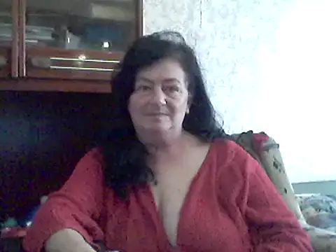 Snapshot of GypsiQueen2 chatting on 02-11-25, 01:09 GypsiQueen2 online show from 02-11-25, 01:09