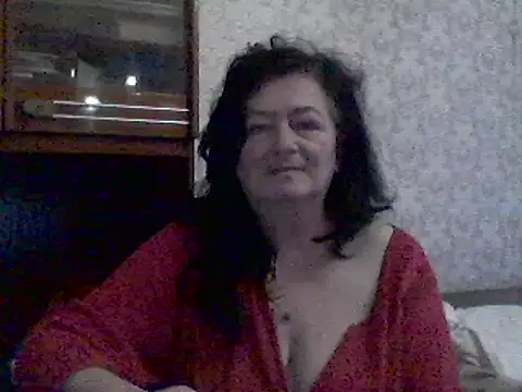 Snapshot of GypsiQueen2 chatting on 02-14-25, 01:18 GypsiQueen2 online show from 02-14-25, 01:18