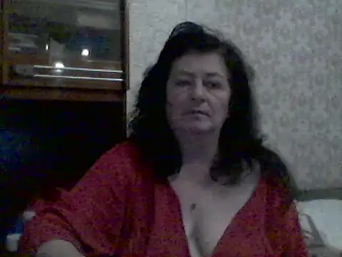 Snapshot of GypsiQueen2 chatting on 02-14-25, 07:02 GypsiQueen2 online show from 02-14-25, 07:02