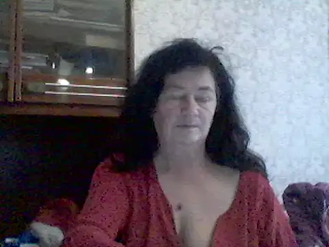 Snapshot of GypsiQueen2 chatting on 02-15-25, 01:16 GypsiQueen2 online show from 02-15-25, 01:16