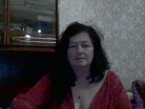 Snapshot of GypsiQueen2 chatting on 02-15-25, 04:23 GypsiQueen2 online show from 02-15-25, 04:23