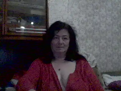 Snapshot of GypsiQueen2 chatting on 02-15-25, 07:39 GypsiQueen2 online show from 02-15-25, 07:39