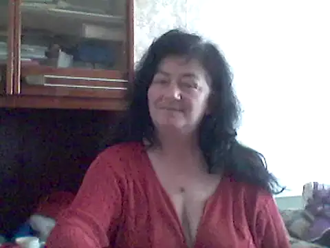 Snapshot of GypsiQueen2 chatting on 02-16-25, 12:54 GypsiQueen2 online show from 02-16-25, 12:54