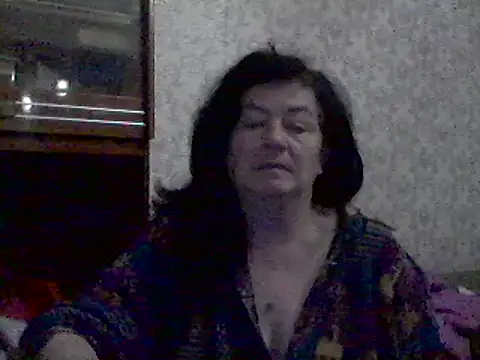 Snapshot of GypsiQueen2 chatting on 02-17-25, 04:48 GypsiQueen2 online show from 02-17-25, 04:48