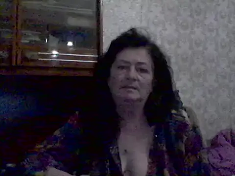 Snapshot of GypsiQueen2 chatting on 02-17-25, 07:53 GypsiQueen2 online show from 02-17-25, 07:53
