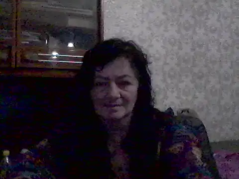Snapshot of GypsiQueen2 chatting on 02-18-25, 08:25 GypsiQueen2 online show from 02-18-25, 08:25
