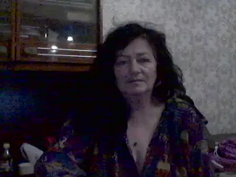 Snapshot of GypsiQueen2 chatting on 02-19-25, 04:55 GypsiQueen2 online show from 02-19-25, 04:55