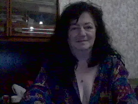 Snapshot of GypsiQueen2 chatting on 02-19-25, 09:03 GypsiQueen2 online show from 02-19-25, 09:03