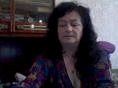 Snapshot of GypsiQueen2 chatting on 02-20-25, 10:27 GypsiQueen2 online show from 02-20-25, 10:27