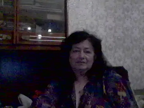 Snapshot of GypsiQueen2 chatting on 02-21-25, 10:04 GypsiQueen2 online show from 02-21-25, 10:04