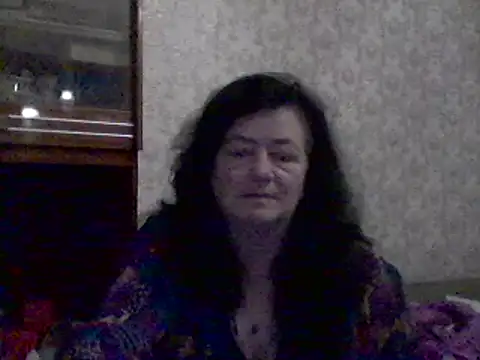 Snapshot of GypsiQueen2 chatting on 03-13-25, 04:45 GypsiQueen2 online show from 03-13-25, 04:45