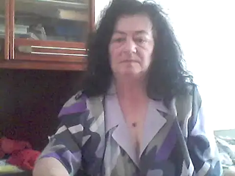 Snapshot of GypsiQueen2 chatting on 03-20-25, 09:15 GypsiQueen2 online show from 03-20-25, 09:15