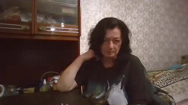 Snapshot of GypsiQueen2 chatting on 10-09-25, 04:49 GypsiQueen2 online show from 10-09-25, 04:49
