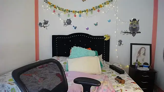 naughty girl 4u online show from 02-27-25, 07:37